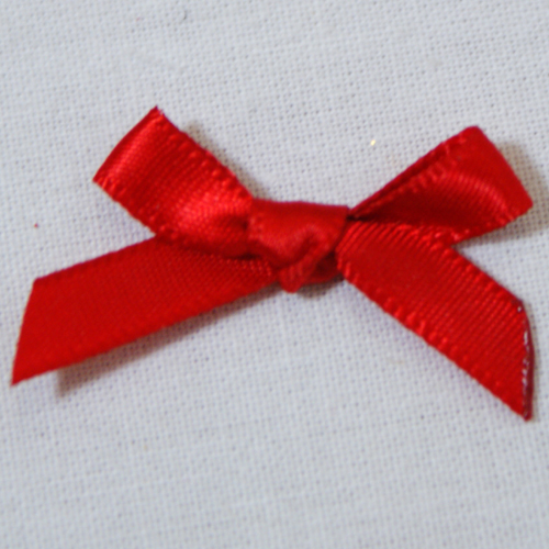 use the red ribbon bows to decorate