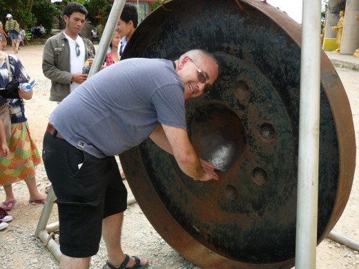 Trying to get some good luck rubbing the big gong !!! (well that's what they told me anyway !!)