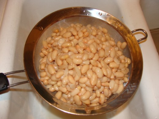 Drain and rinse the beans.