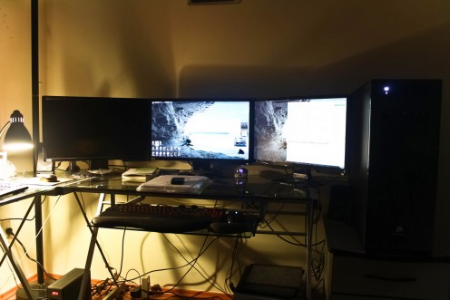 Triple Monitor Setup back in 2010. Quite beautiful but didn't worth it.