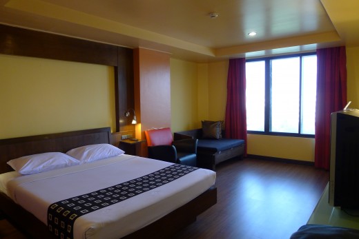 This is a deluxe room. Very big and clean.