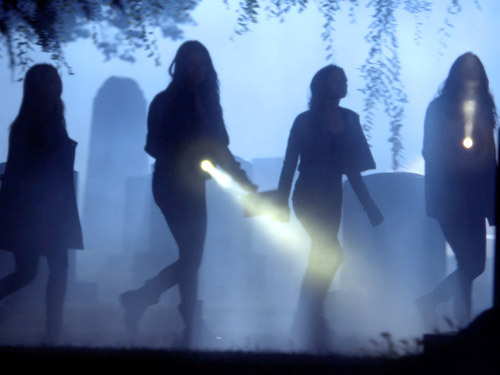 The girls search for a killer's identity on "Pretty Little Liars."