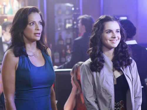 Marie and Marano have a dinner date with disaster on "Switched at Birth."