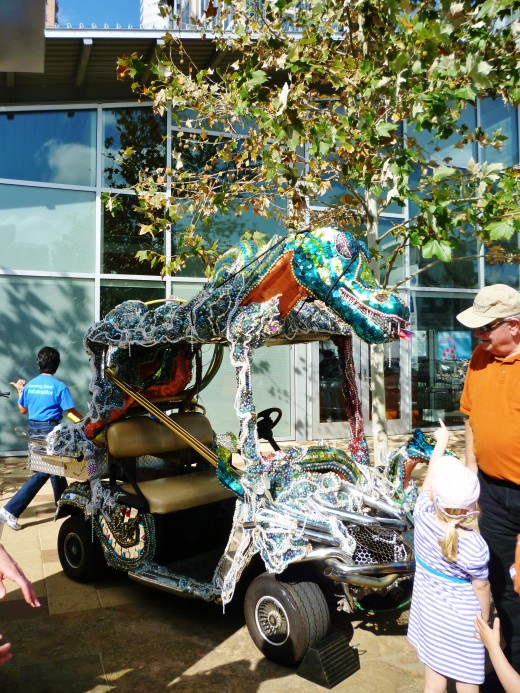 Art cart bringing smiles to people's faces