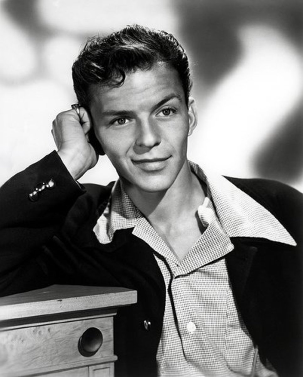 Frank Sinatra recorded with vocal groups to circumvent the recording ban.