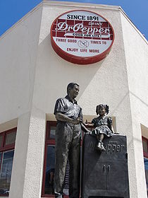 The front of the old Dublin Dr. Pepper plant.