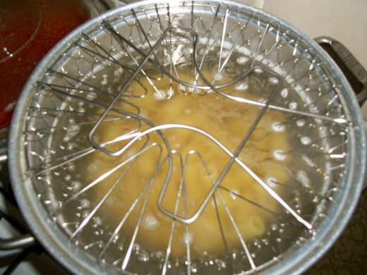 Chef Basket close properly in boiling water when being used to boil Rigatoni.  Click image to view larger.
