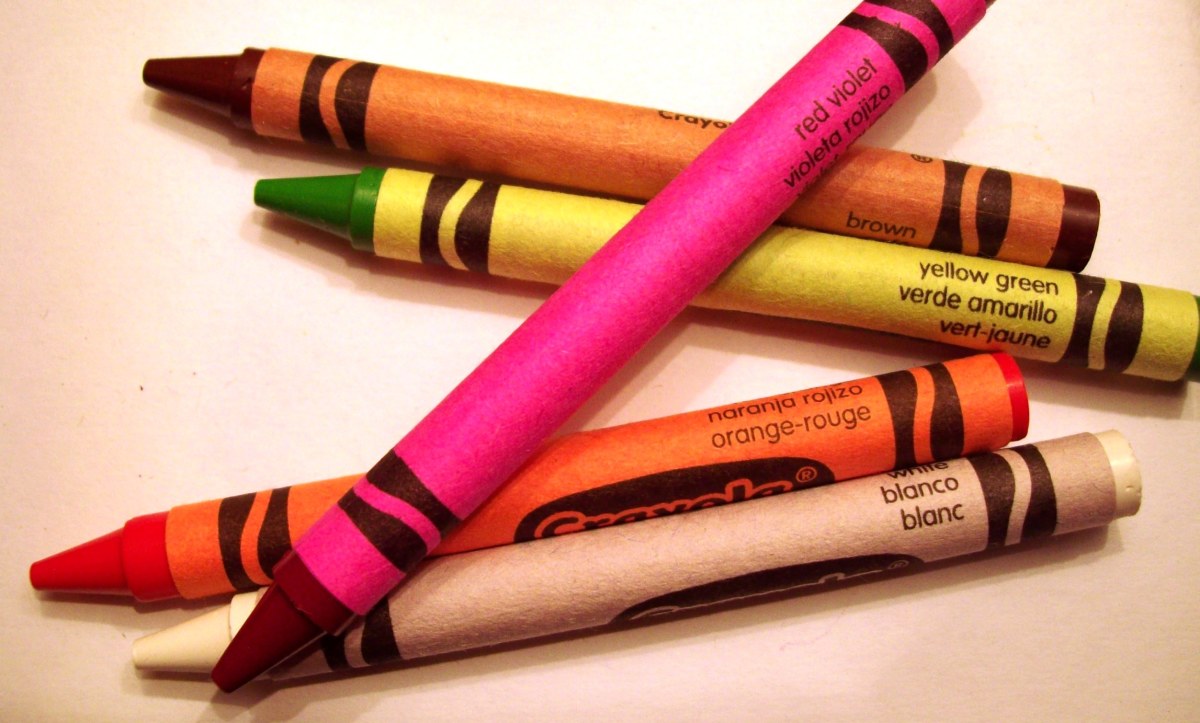 Newer crayons list colors in three different languages.