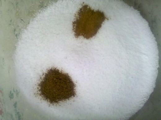 Combine dry ingredients - Sugar substitute, cinnamon, and ground ginger