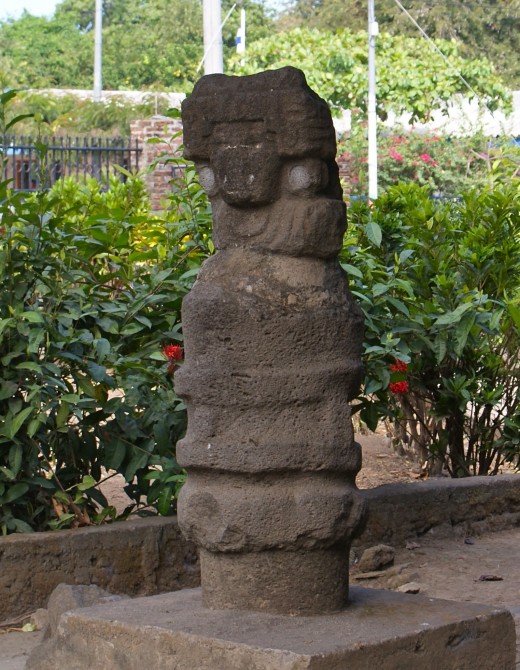 Statue at Altagracia.  