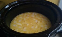 Slow Cooker Easy and Cheesy Beer Potato Soup