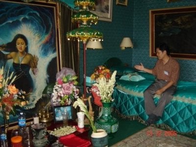 A picture of Nyi Roro Kidul created  by a famous artist the late Basuki Abdullah inside Room 308. 