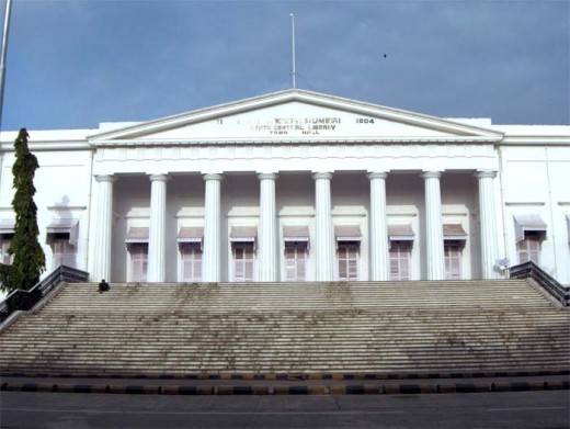 Central Library near Horniman Circle 