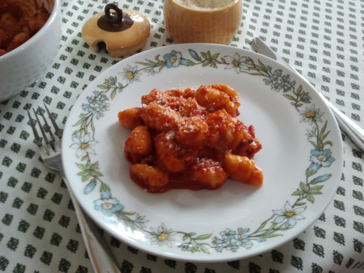 An easy alternative: gnocchi with tomato sauce.