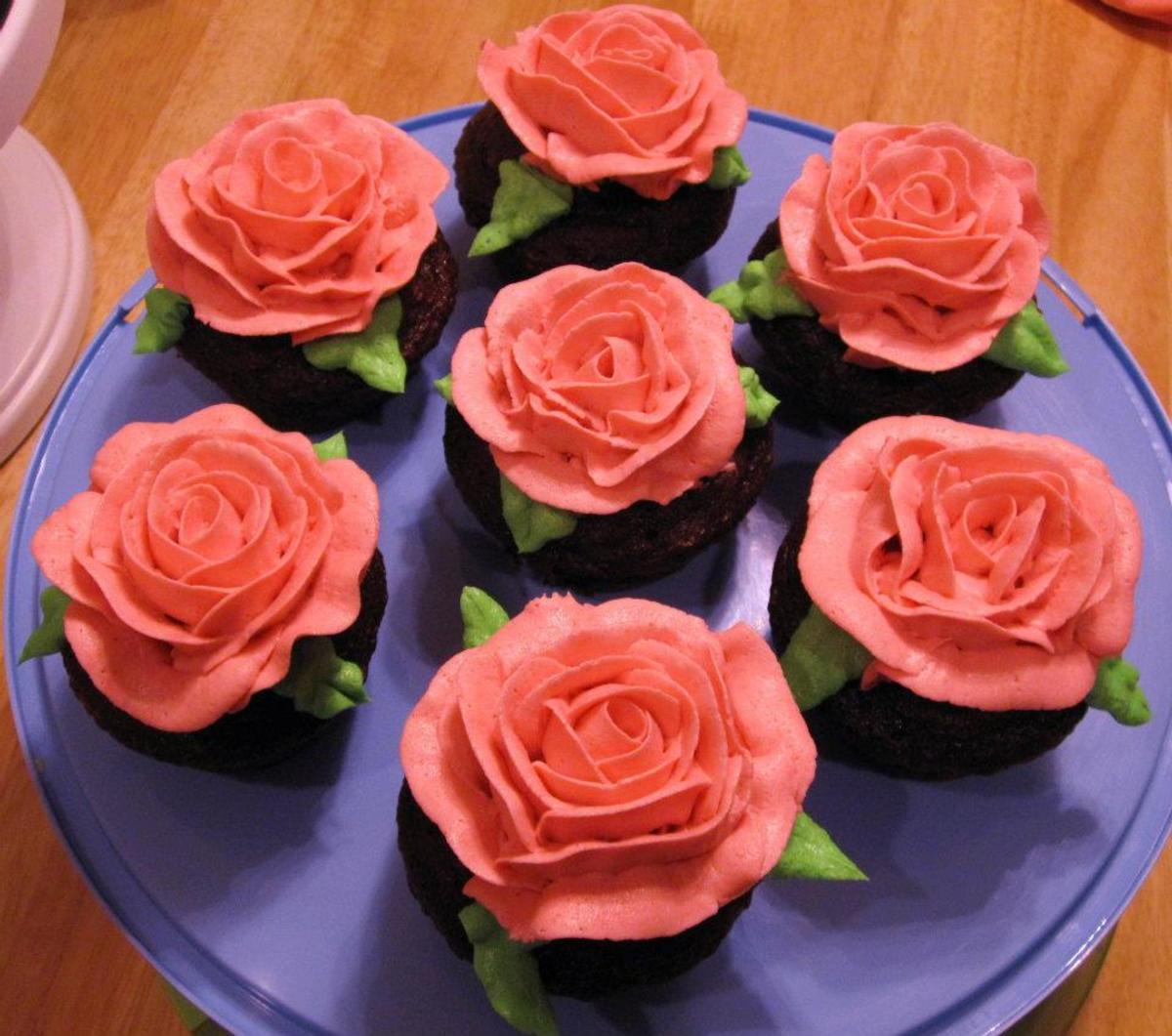 how to make flowers out of buttercream frosting