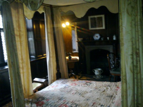 Four poster bed