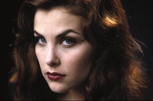 Sherilyn Fenn as Helena