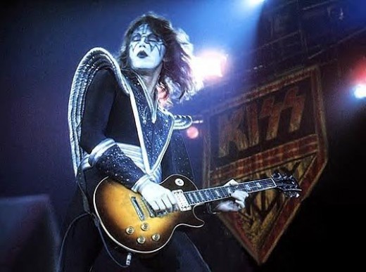 5 Gitaris Terbaik Favorit Ane Dalam Memainkan Gitar Gibson Les Paul