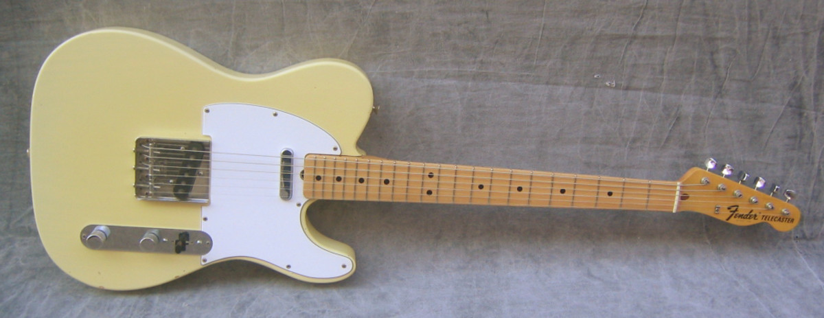 1971 Fender Telecaster. Bu ayn lk gitarmn markas ve modeli. Hala da var.