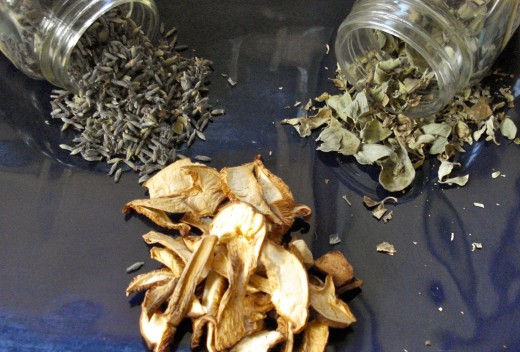 Dried lavender, marjoram and mushrooms