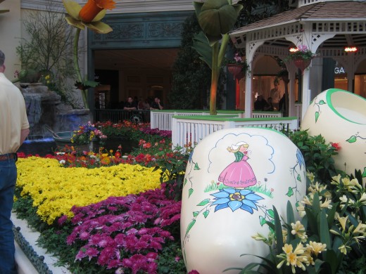 Such pretty and BIG wooden shoes decorate the Conservatory along with the gorgeous flowers.