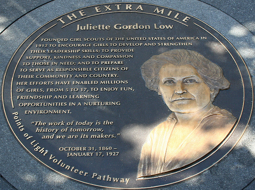 Juliette Magill Kinzie Gordon (1867 - 1927) from Savannah, Georgia was known as "Daisy. " 