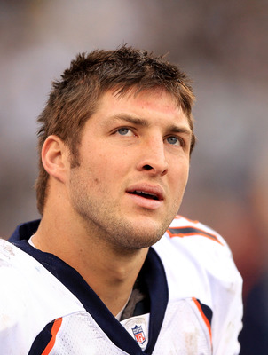 With a snag in the contract, the Jets have left the door open for the Jaguars to pursue Tebow.