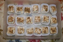 Mom’s Famous Cheesecake Squares