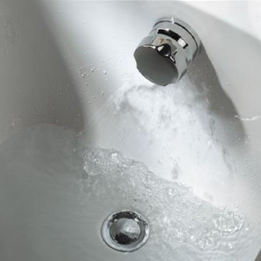 How to wash clothes easily in the bath (save money and lose weight at