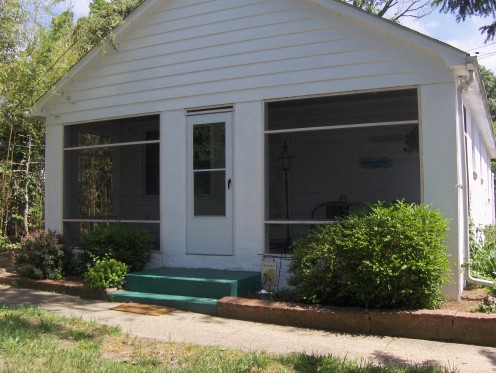 Found a converted Garage to house on the water for Rent.... 