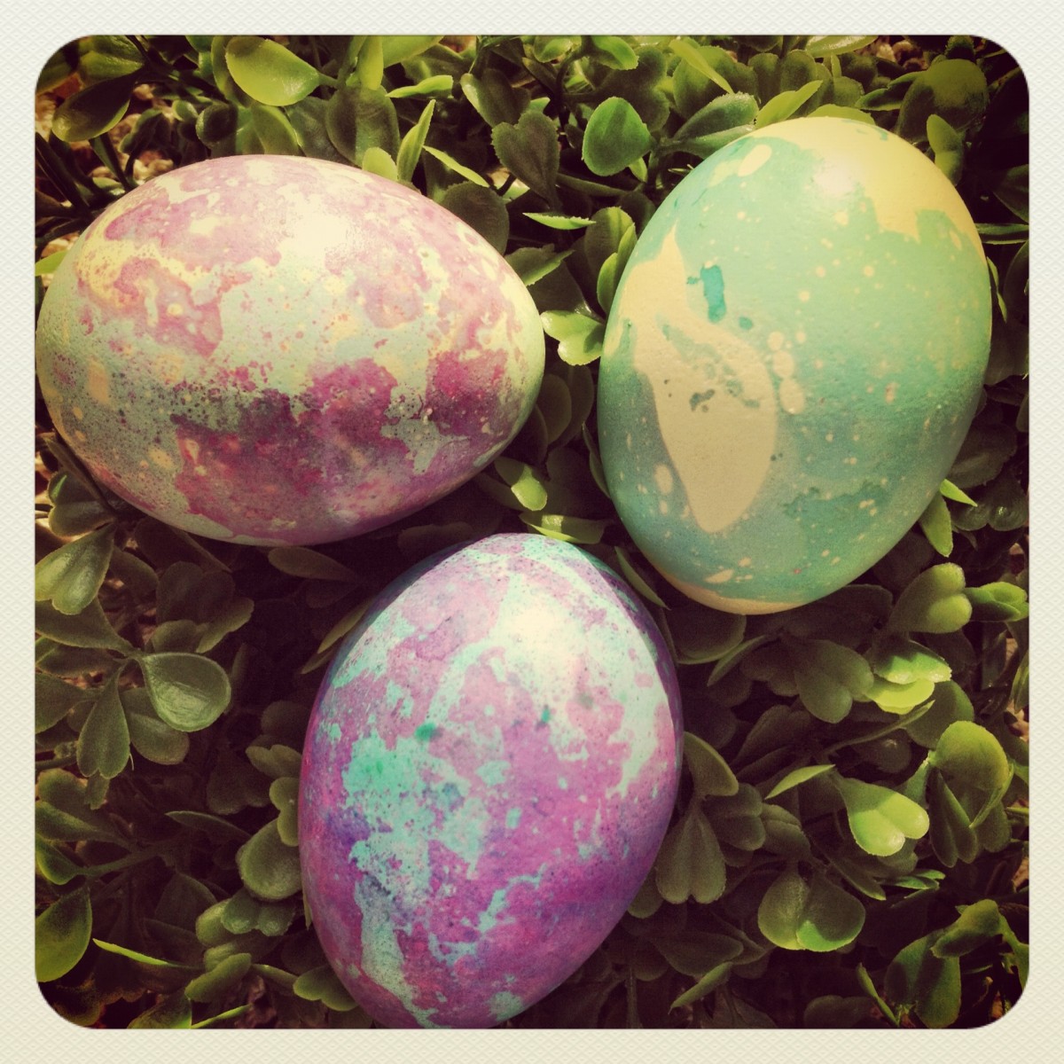 these dinosaur eggs have a base coat