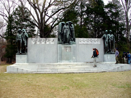 Photo 5 - This is the Confederate Monument, which was erected by the United Daughters of the Confederacy.