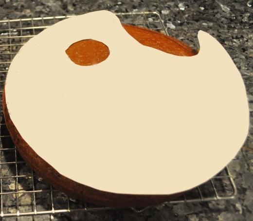 A template will ensure you have the cake looking the way you want.