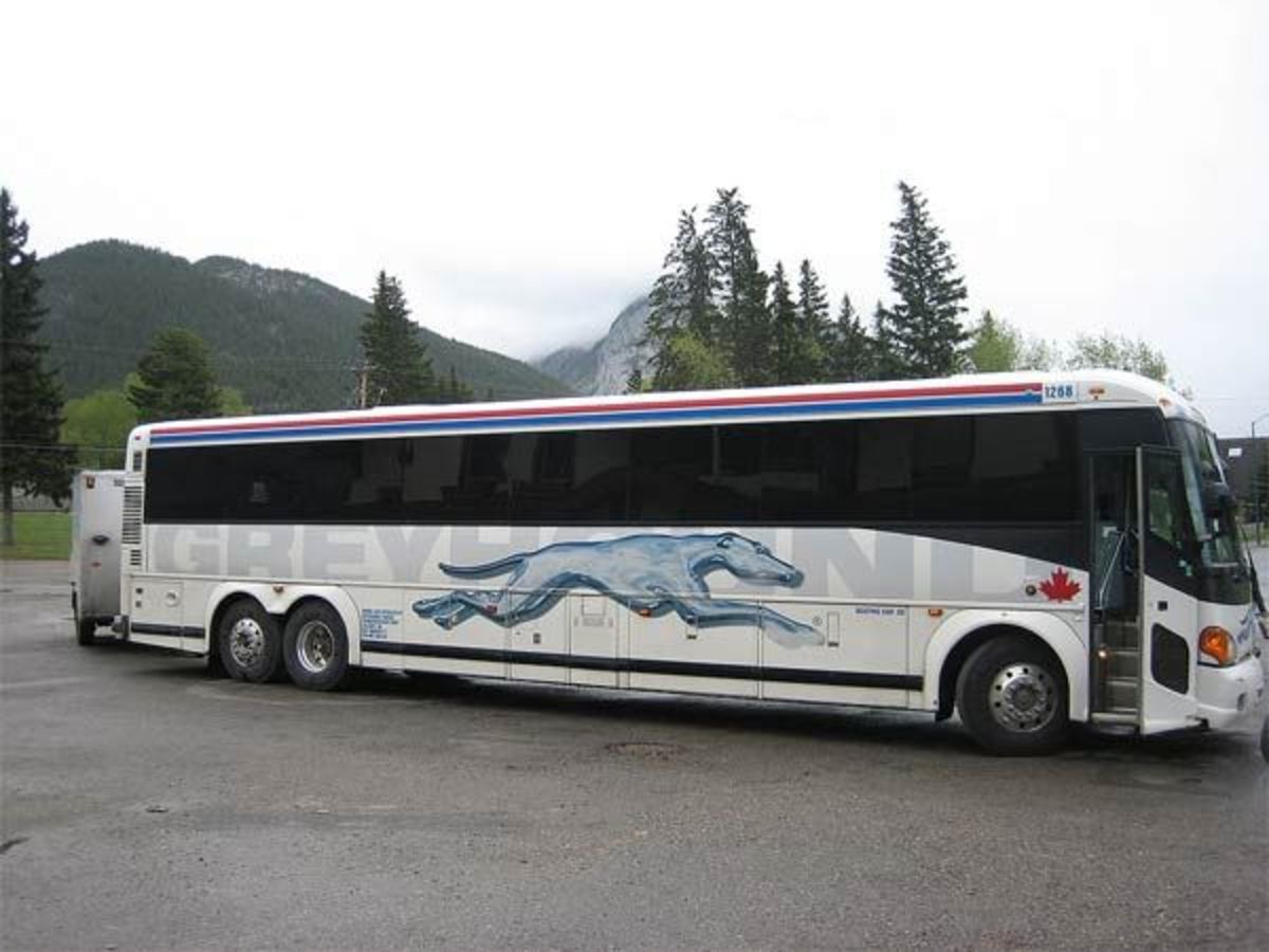 The Pros & Cons Of Riding Greyhound Bus
