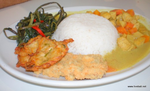 A plate of mixed rice, or nasi campur. All for $1.50!