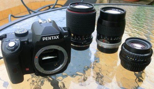 New body, old lenses. All them are manual focus. The one in the middle, the Hoya HCM is full manual: exposition and focus.