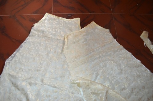 Piping using satin cloth