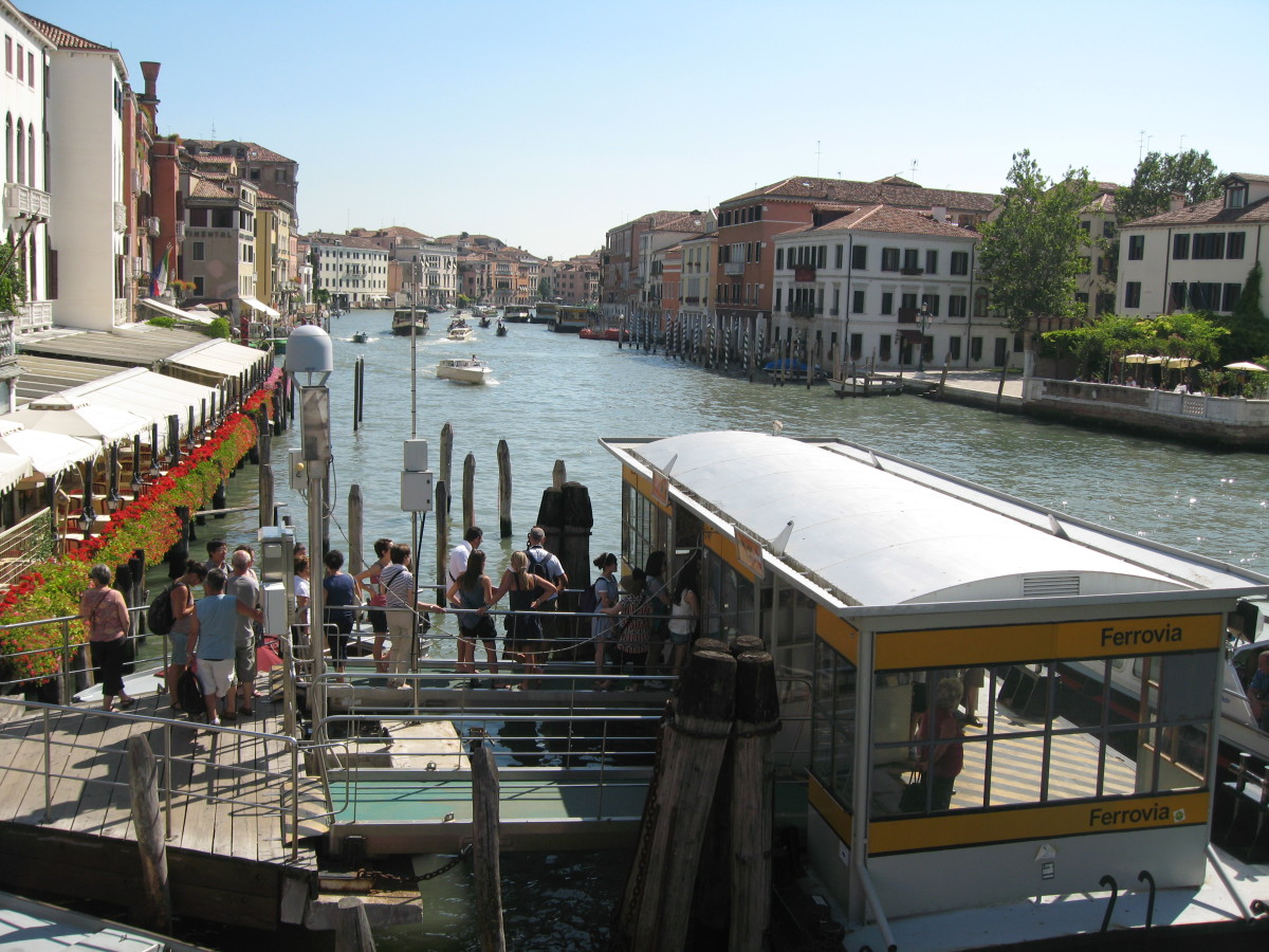 Venice - Vaporetto stop in front of the railroad station (ferrovia).