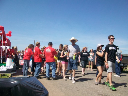 An estimated 6,000 people took part in the walk, about 8,000 at the closing ceremonies.