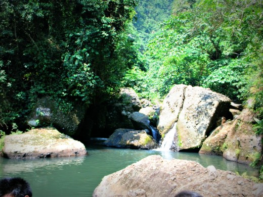 The photo could tell you why it is called âBiak na Batoâ falls (split rock).