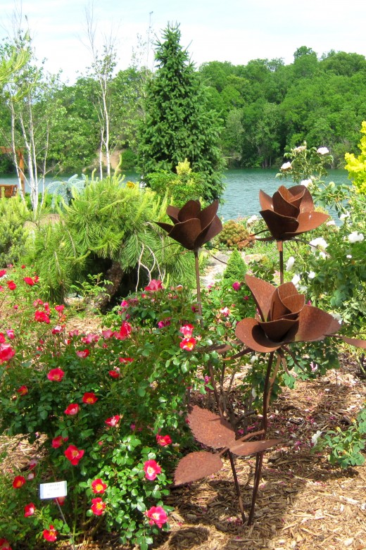 Metal Rose Garden Sculpture