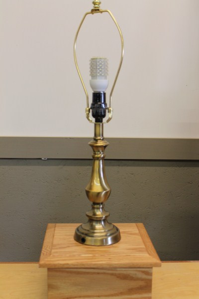 Amish12-volt table lamp