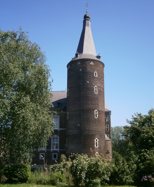 The large round tower of the Main Keep. 