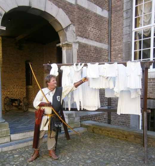 Women's knickers! Even happier. Keep courtyard.