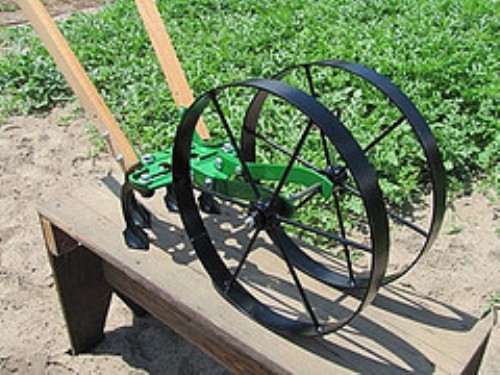 Hoss Wheel Hoe garden cultivator
