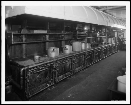 Title: Hotel Majestic, kitchen. Date: 1917 