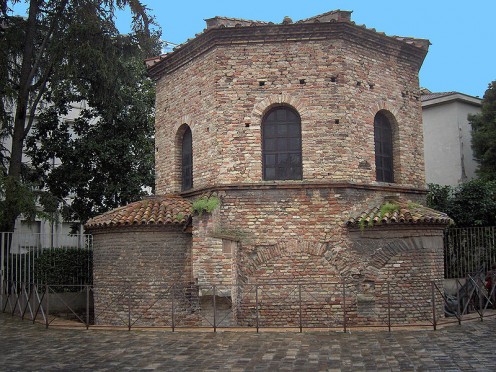  Original Baptistery in Ravenna, Italy builty by Theodoric the Great