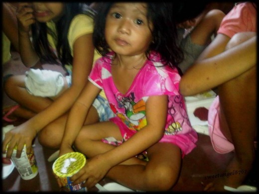 dida at the feeding...