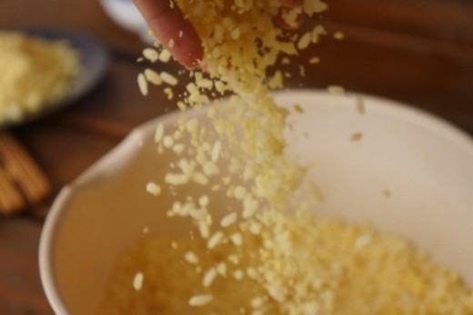 xoi vo, rice grains are separated from one another.
