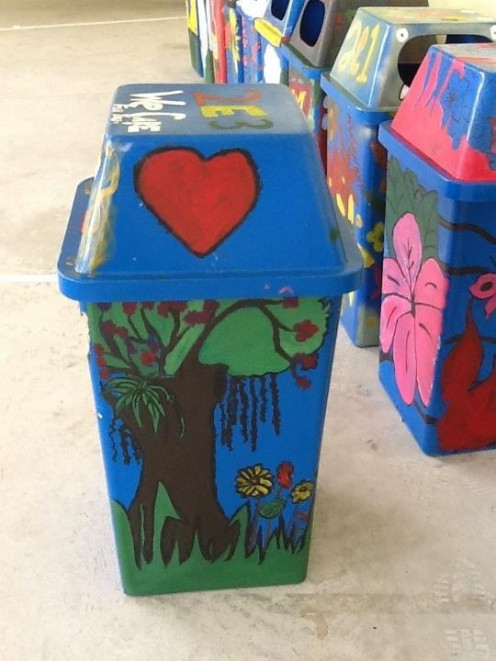 The finished eco-friendly dustbin